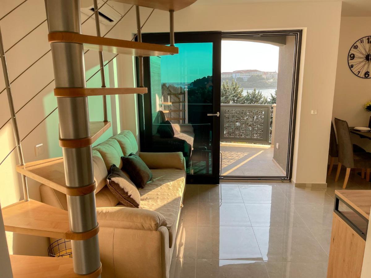 Apartment Anchora - Near Family-Friendly Beach Pjescana Uvala Eksteriør bilde