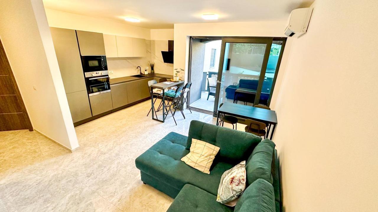Apartment Anchora - Near Family-Friendly Beach Pjescana Uvala Eksteriør bilde